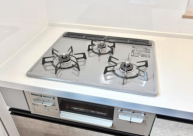 【3口ガスコンロ】■複数の鍋が同時に使えますね