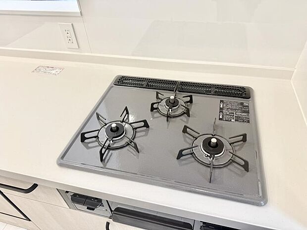 【3口ガスコンロ】■一度に多くの料理ができ便利で効率的