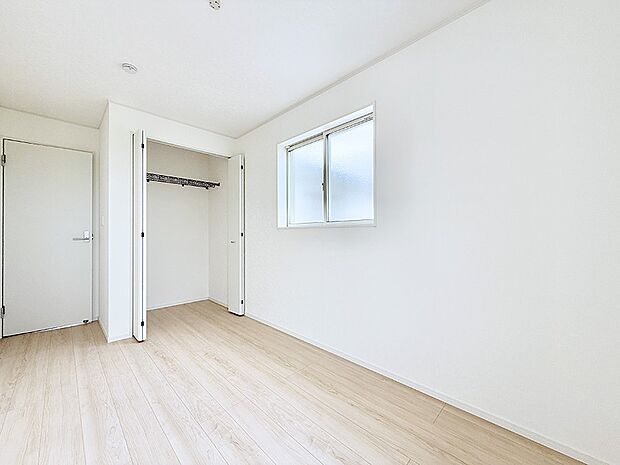 【リビング以外の居室】2号棟 ■落ち着いた雰囲気のお部屋で心が安らぐ空間
