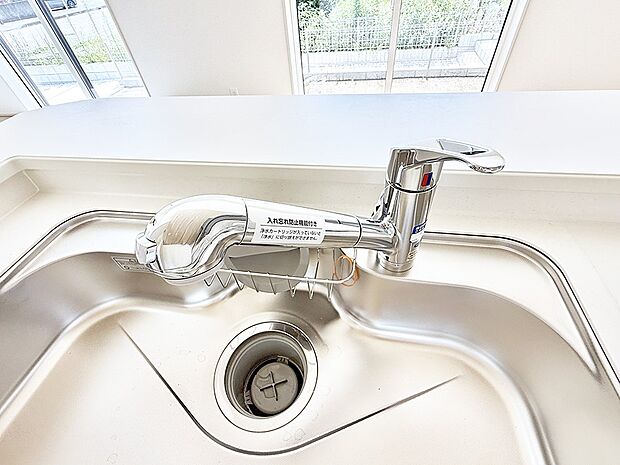 【浄水器】■清潔でおいしい水を手軽に供給してくれます