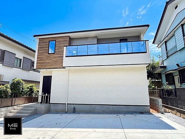 【現地外観写真】1号棟 ■暮らしを彩る充実した設備仕様が備わった住まい