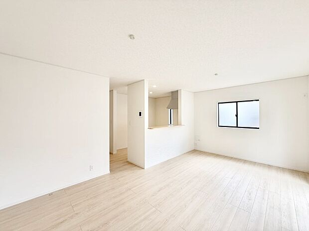 【リビング】1号棟 ■くつろぎと笑顔が集まる、心温まるリビング