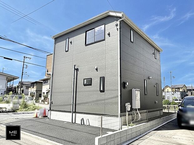 【現地外観写真】1号棟 ■暮らしを彩る充実した設備仕様が備わった住まい
