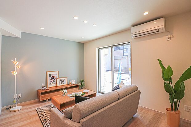 【ドリームタウンシリーズ施工例:リビング】
お電話でご予約いただけましたら、お仕事終わりの遅い時間などお客様のご都合に合わせてご対応させて頂きますのでお気軽にお問い合わせください!