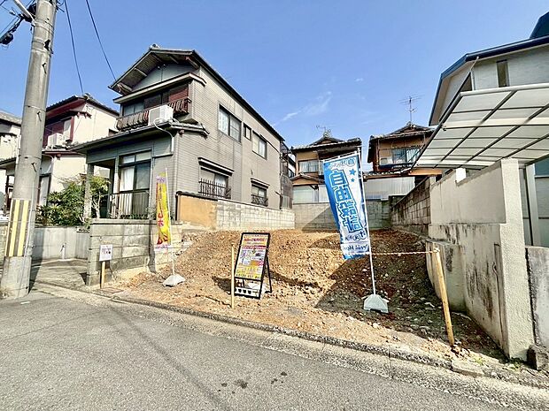 【現地写真】【間口6.3m超!】
駐車の苦手な方も安心できる間口の広さ!
現地(2025年4月)撮影