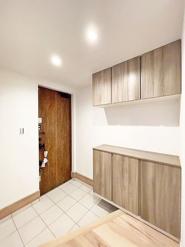 【【ドリームタウンシリーズ施工例：玄関】】お客様のご要望をお伺いし、間取りプランを提案致します！