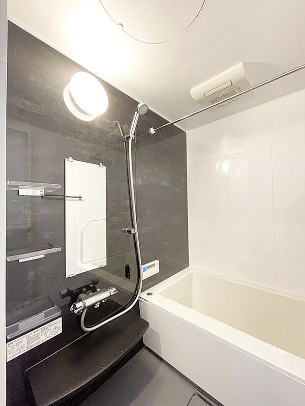 【【ドリームタウンシリーズ施工例：浴室】】追い焚き機能付きだから、いつでも暖かいお風呂にゆっくり浸かれます