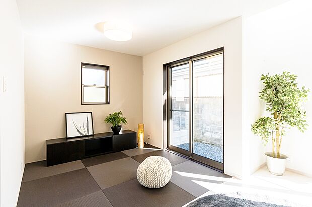 【ドリームタウンシリーズ施工例】ドリームタウン共通仕様:システムキッチン/ウォシュレット/浴室暖房換気乾燥機/Low-E複層ガラス/食器洗浄乾燥機など…