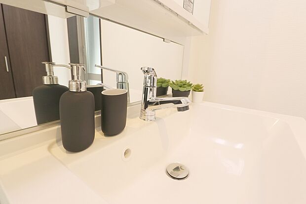 【ドリームタウンシリーズ施工例】外構のお色やお部屋のクロスはお客様のお好みでお選びいただけます。