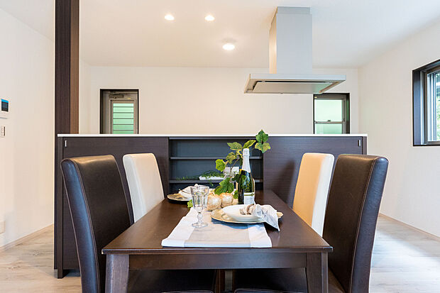 【ドリームタウンシリーズ施工例】
■京都各地のモデルハウスへご案内致します。ドリームタウンシリーズの仕様を見て頂く事ができます。一緒にイメージを膨らませましょう。