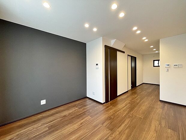 【ドリームタウンシリーズ施工例】
■家族の笑顔があふれる、明るく開放的なリビング。