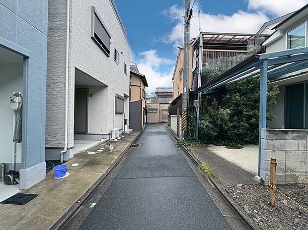 【前道写真】■朱雀第三小学校まで歩5分。お子様の通学も安心の距離です。（現地2025年10月撮影）