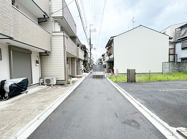 【前道写真】■徒歩圏内に周辺施設が充実しているので、毎日のお買い物も安心です。【現地(2025年10月)撮影】