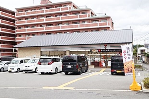 セブンイレブン伏見深草墨染町店（約51m）