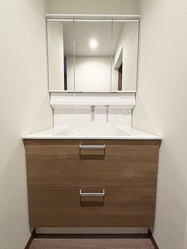 【R7.7完成！】収納付きの便利な洗面化粧台で朝のお支度がらくらく！
室内（2025年7月）撮影