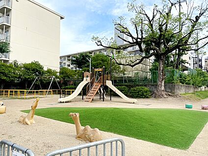北鍵屋公園 約650m(徒歩8分)