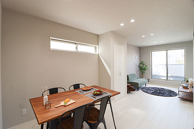 【ドリームタウン施工例:リビング】
ゆったり17帖超のリビング!ご家族そろってお過ごし頂けます♪
【建物プラン例】建物1799万円・建物面積87.64m2