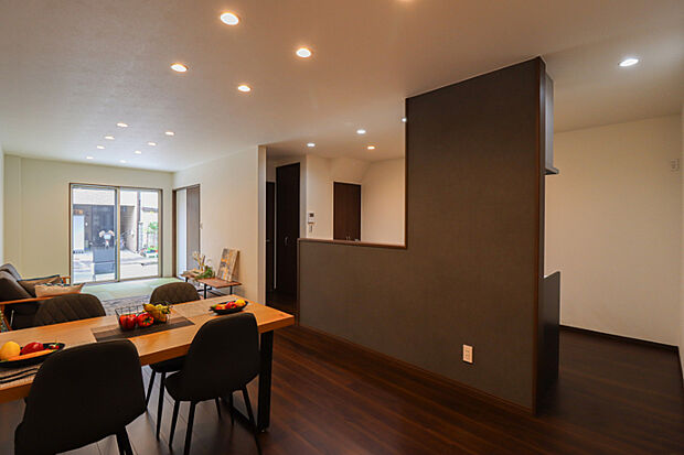 【【ドリームタウン施工例】】お料理の楽しくなるアイランドキッチン♪収納スペースもたっぷりでママも嬉しい！