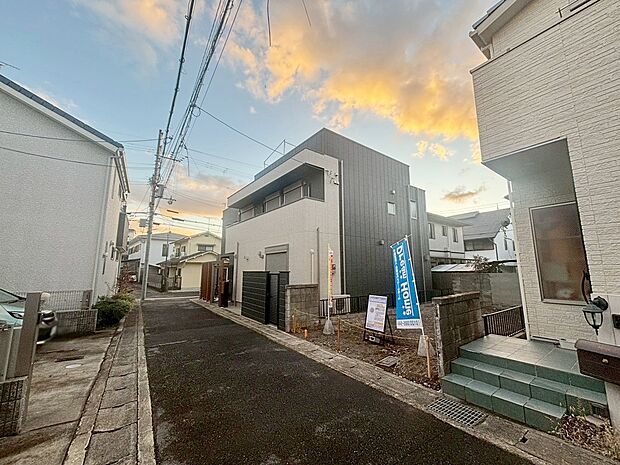 【【現地の様子】】現状:更地 お電話でご予約いただけましたら、お仕事終わりの遅い時間などお客様のご都合に合わせてご対応させて頂きますのでお気軽にお問い合わせください!(R7.12撮影)