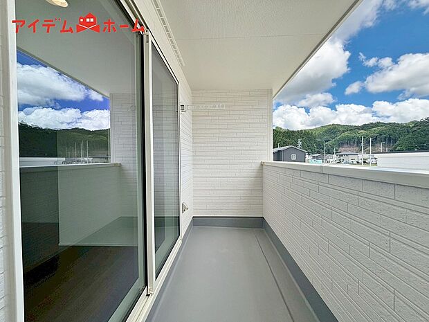 【１号棟　眺望】バルコニーは心地よい日差しや
さわやかな風を感じることができます！
