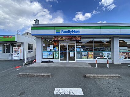 ファミリーマート 浜松早出南店 945ｍ(徒歩12分)