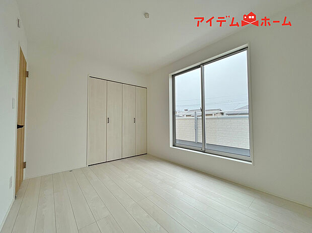 【２号棟　浴室】1坪タイプのバスルーム。
ゆったり足が伸ばせるので、毎日の疲れを癒やせます。
ご家族みんなでも入れます♪