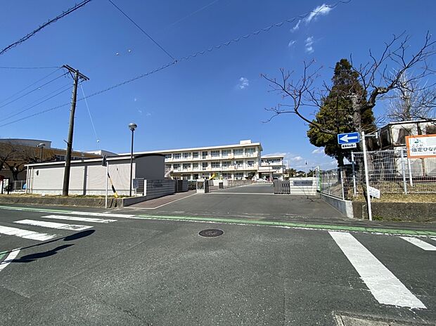 磐田市立磐田西小学校（約1,000m）