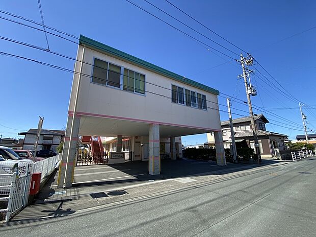 こうのとり保育園(約585m)