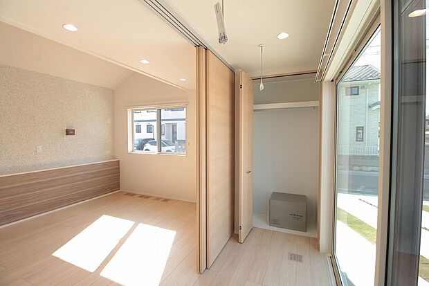 【10号棟】寝室に併設されたサンルーム