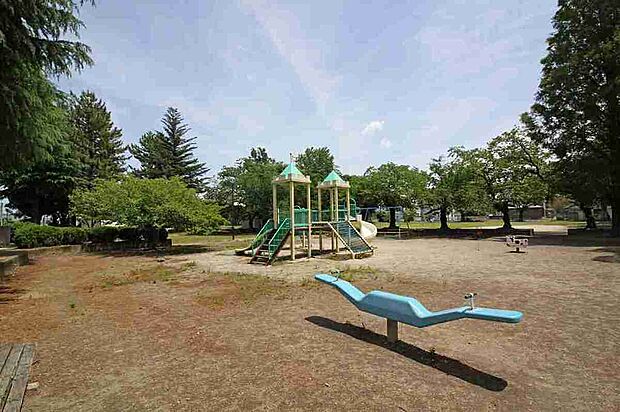 境ひがし公園（約120m）