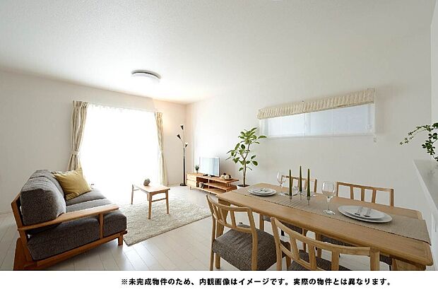 家族との時間を大切にできる広々LDK。対面フルフラットキッチンで会話も弾みます。