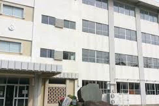 下関市立山の田中学校(約1,636m)