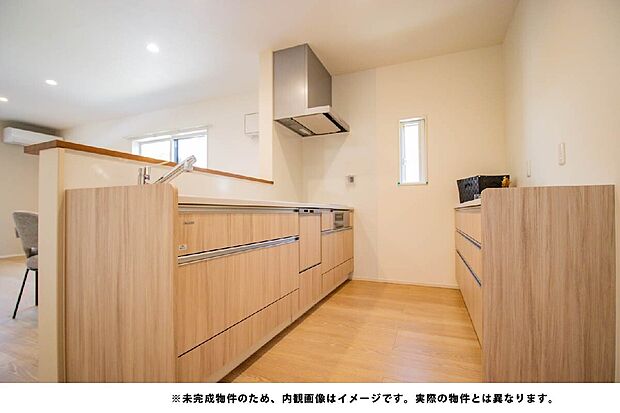 【 ママにうれしい機能派キッチン】毎日の料理が楽しくなる、おしゃれで使いやすいキッチン。家事動線も良くママの時短を叶えます。