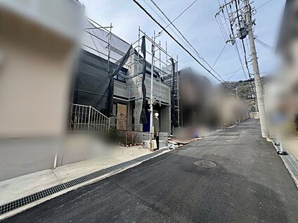 前面道路含む外観