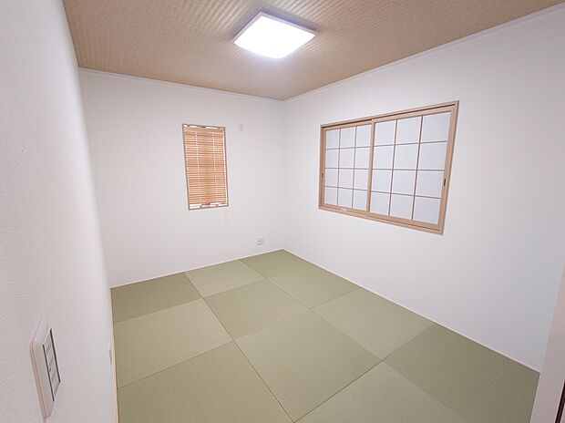 【1F 和室 6帖】和モダンな独立和室。 ゲストローム&老後生活を見据え1階に独立した和モダンな和室を作りました!