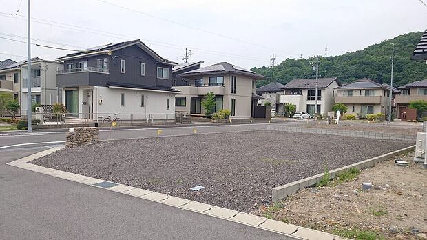 角地で日当たり風通し抜群です!
