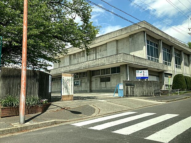 緑陽中学校(約3,700m)