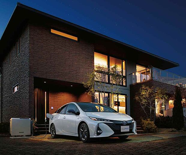 【V2Hスタンド】V2Hスタンドは、電気自動車(EV)と家庭の電力を双方向でやり取りできる充放電システム。太陽光発電と連携し、エネルギーの効率的な管理を実現。