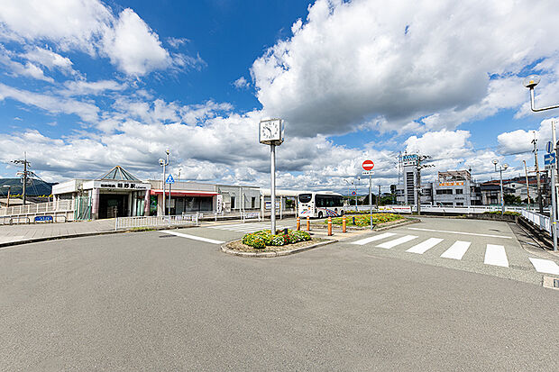 【現地周辺写真】
最寄りの畦野駅は道路も広く、ゆとりある雰囲気が。バス停やロータリーもあるので、車での送り迎えもスムーズです。