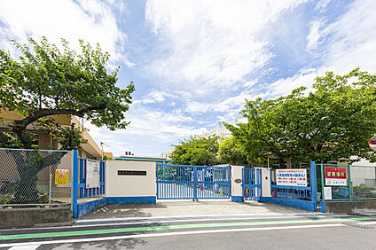 摂津小学校 約600ｍ(徒歩８分)