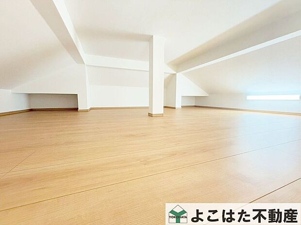 ロフト式収納スペース採用、普段使わないものや、通常のクローゼットには入らないサイズの荷物も収納できます