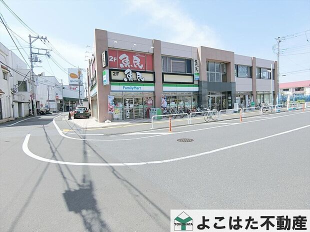 ファミリーマート稲城長沼駅前店（約780m）