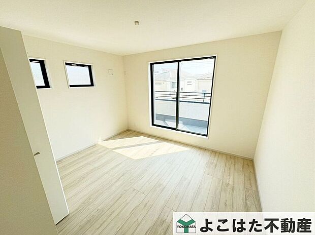 【子供部屋】子ども部屋にもぴったりな明るいお部屋です。(1号棟)