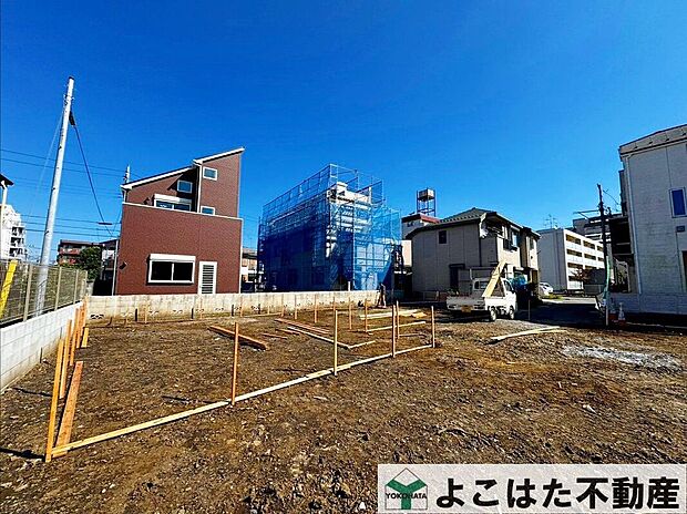 【外観】たっぷりの陽光が入ってくる建物配置です。風通しも良く、気持ちよく過ごせそうです。
