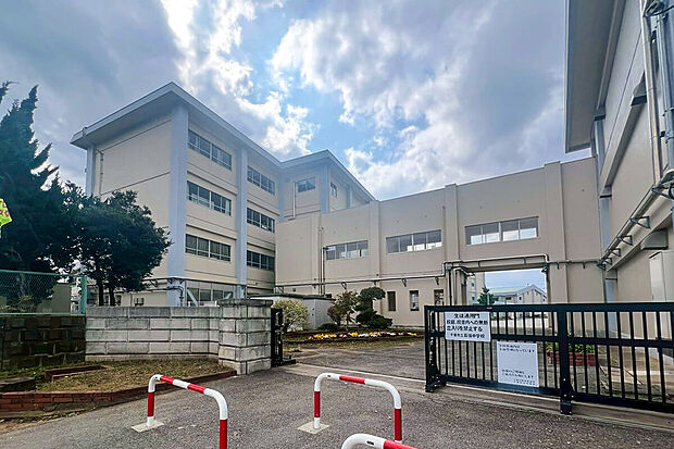 幕張中学校（約1,006m）