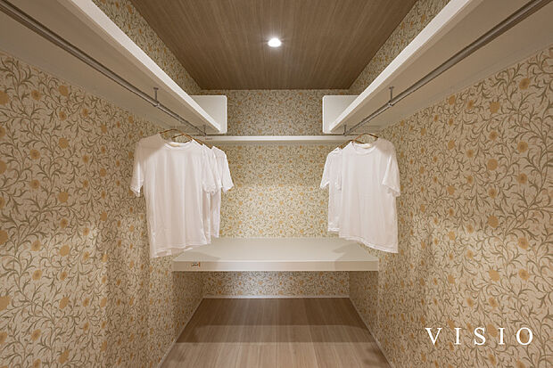 【シューズクローク・ファミクロ・パントリー等の充実した『収納』】部屋をきれいに保つ家族の味方。2階建注文住宅だからこその潤沢な敷地で、家族の大切なものをきれいに取り出しやすく。