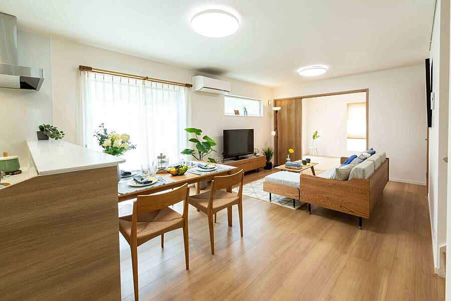 心地よいリビング空間、家具の配置しやすいプランをご用意。