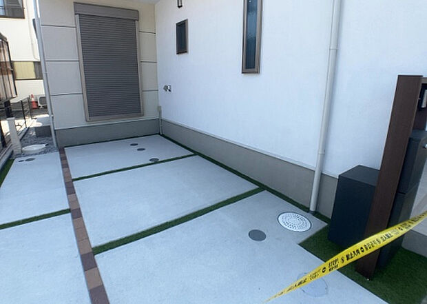 木造住宅とは土台、壁、柱など建築物の強度を支える構造体の材に木が使用されている構造を指します。構造体は建物の自重を支えるだけではなく風圧や水圧、積裁荷重などあらゆる衝撃に耐えるための基礎です。