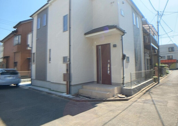 ついに完成致しました!現地をご見学に行く際は、道路の幅や周辺の交通量、施設などをご確認頂くことをおすすめします!物件の流れが早いため、内見をしたい方はお早めに当社営業までお問い合わせ頂きご予約下さい!