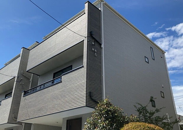 ついに完成致しました!現地をご見学に行く際は、道路の幅や周辺の交通量、施設などをご確認頂くことをおすすめします!物件の流れが早いため、内見をしたい方はお早めに当社営業までお問い合わせ頂きご予約下さい!